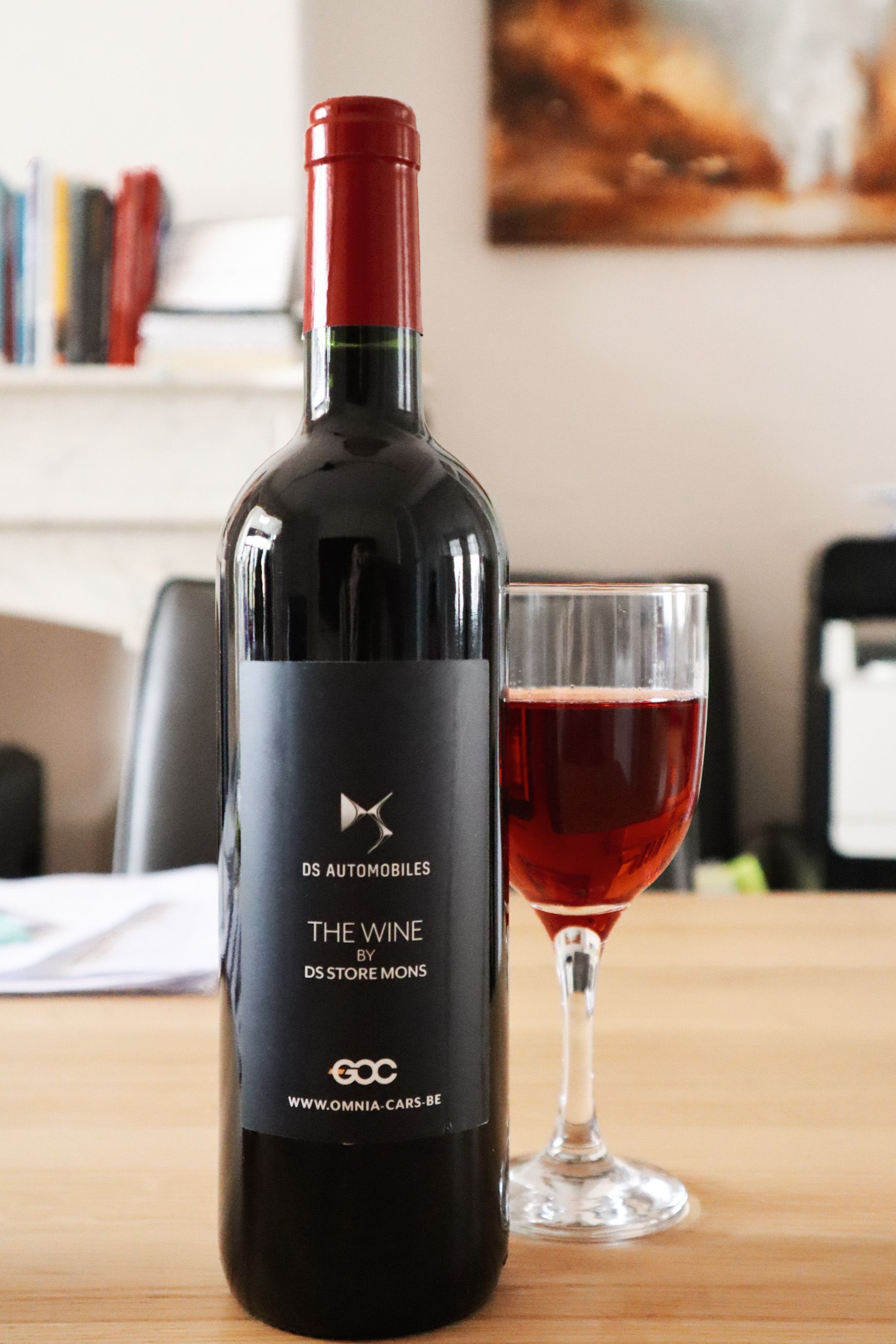 Bedrukte fles rode wijn
