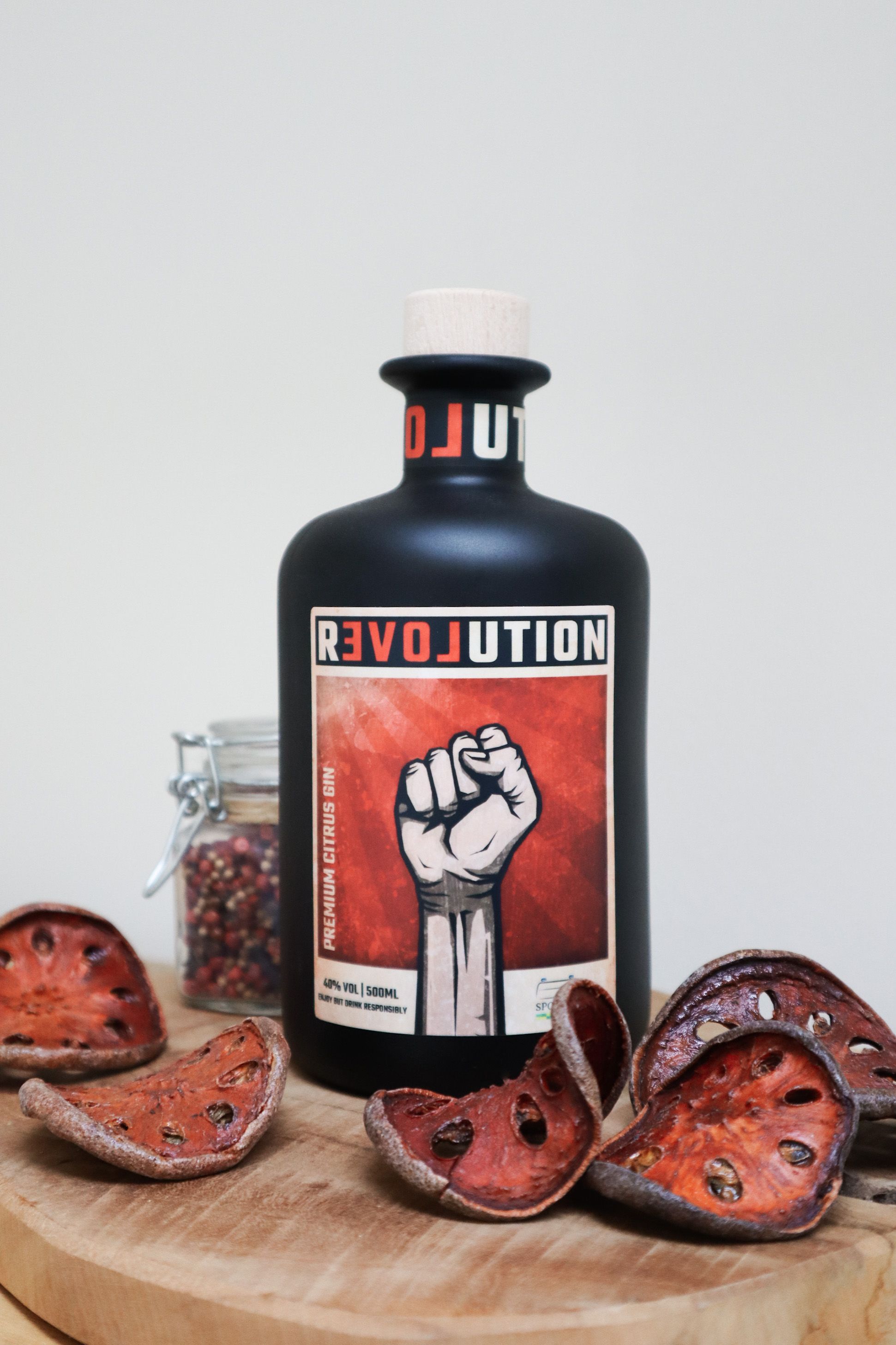 Revolution bedrukte gin