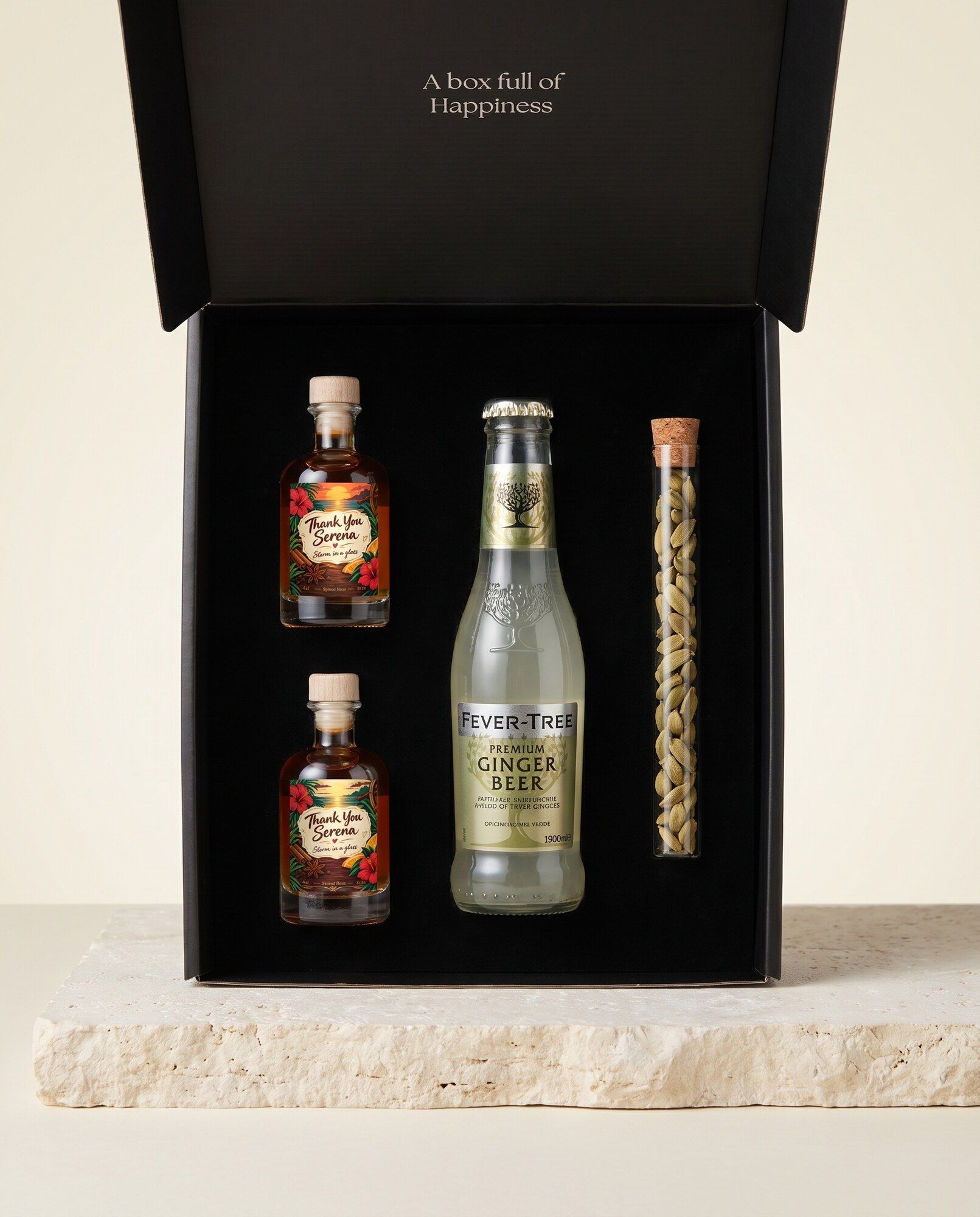 Dark 'n Stormy pakket met eigen etiket: twee miniflesjes rum, Fever-Tree Ginger Beer en kruidentube