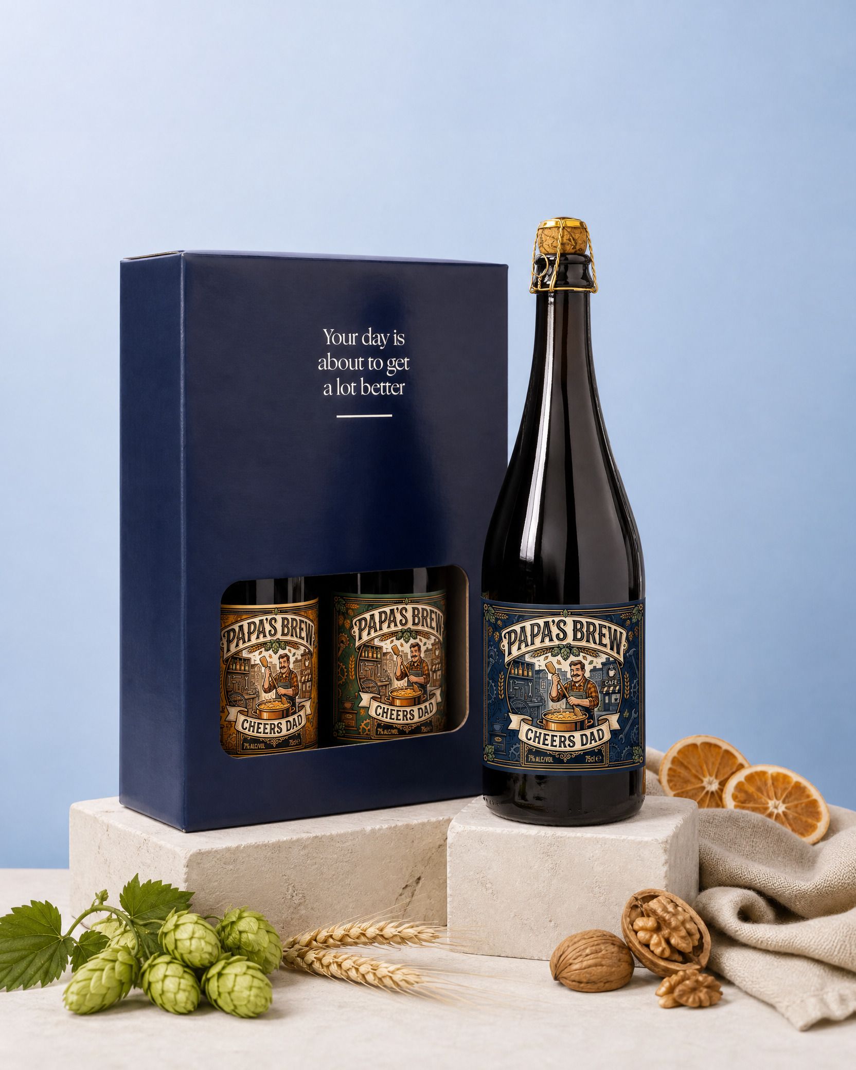 Gepersonaliseerd bierpakket met drie flessen met een eigen etiket voor papa, in de donkerblauwe geschenkdoos
