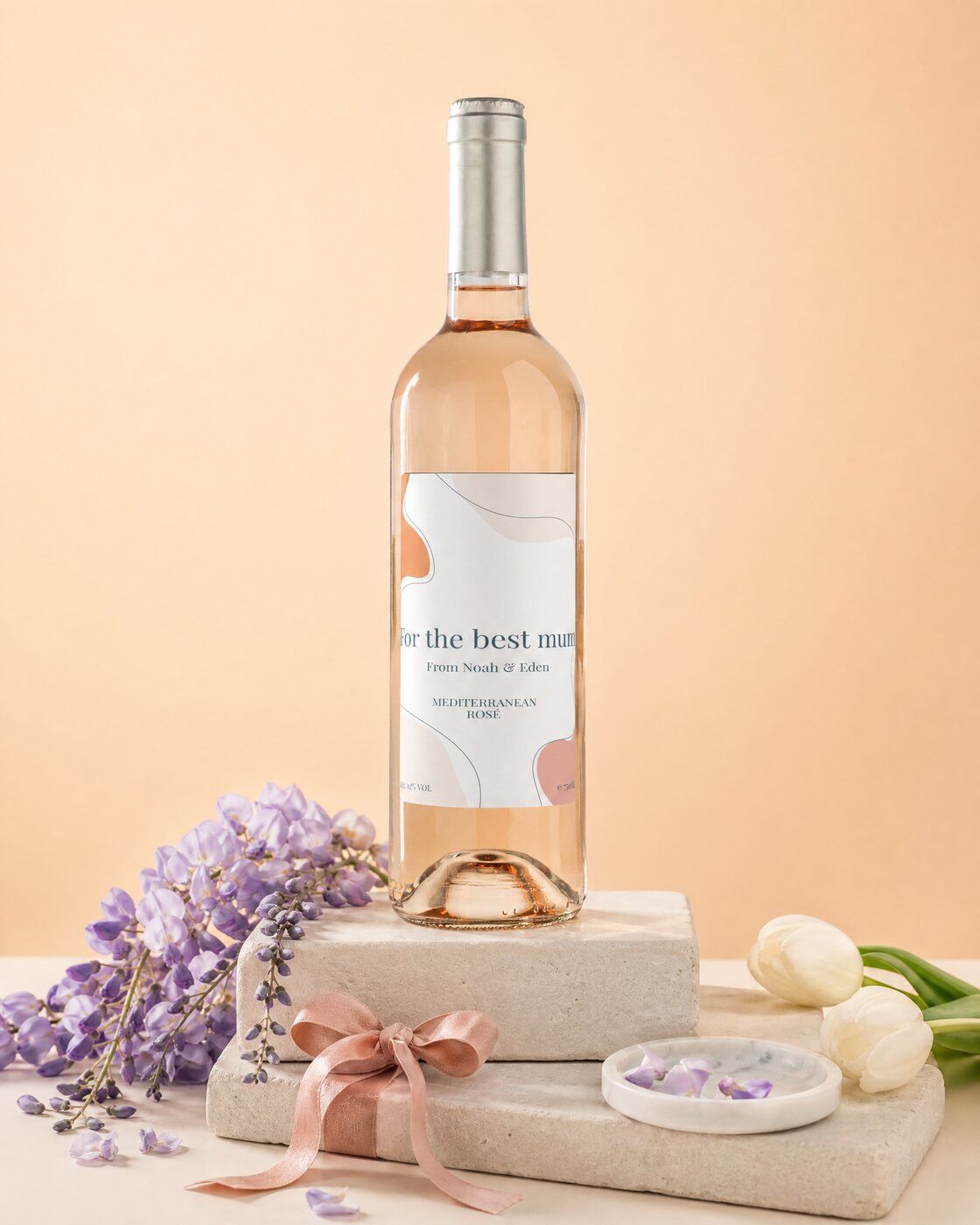 Personalised rosé with a best mum label