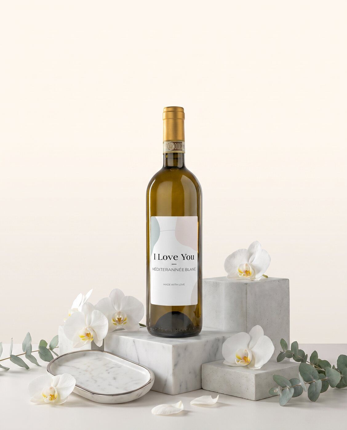Personalised wine with a love label as a Valentine's gift