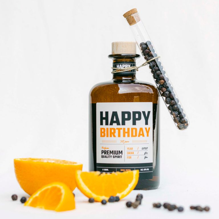Gepersonaliseerde alcoholvrije gin met "Happy Birthday" op het etiket