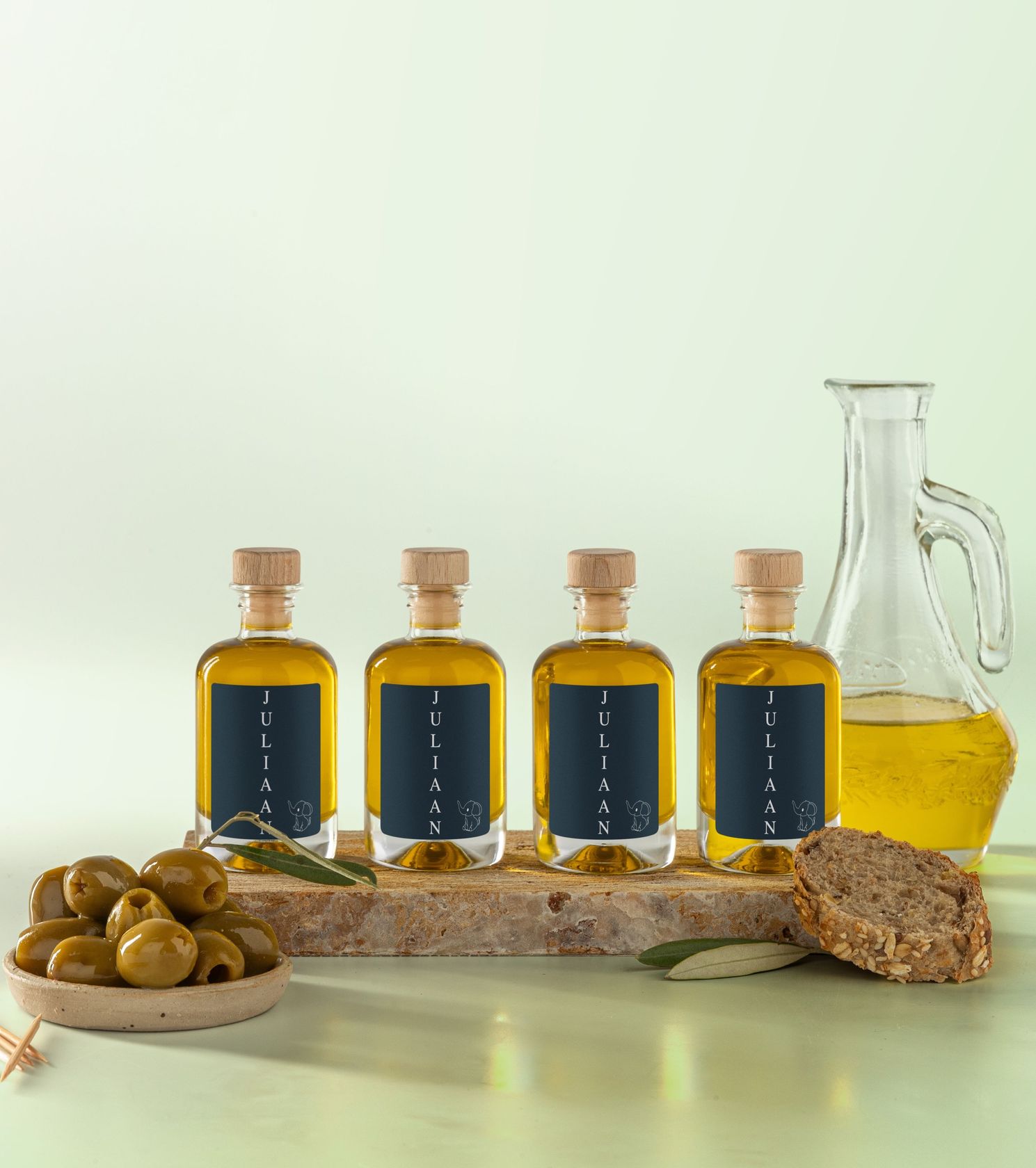 Personalisierte Mini-Flaschen mit Olivenl - das ideale Dankeschn -  makeyour.com
